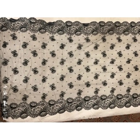 Mantilla Vintage en Negro - Encaje Fino de Estilo Tradicional Español