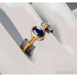 Anillo de plata con zafiro, pieza única elaborada a mano