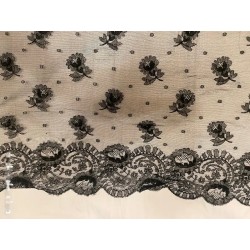 Mantilla Vintage en Negro - Encaje Fino de Estilo Tradicional Español