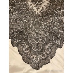 Mantilla Histórica de Cambray - Pieza Textil Delicada del Siglo XIX