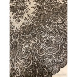 Mantilla Histórica de Cambray - Pieza Textil Delicada del Siglo XIX