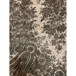 Mantilla Histórica de Cambray - Pieza Textil Delicada del Siglo XIX