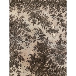 Mantilla Histórica de Cambray - Pieza Textil Delicada del Siglo XIX