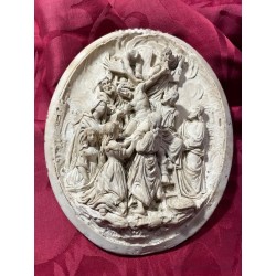 Relieve Escultural Religioso - Escena de la Crucifixión en Espuma de Mar