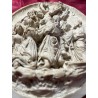 Relieve Escultural Religioso - Escena de la Crucifixión en Espuma de Mar
