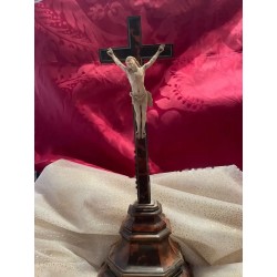 Crucifijo de Marfil y Carey - Obra de Arte Religiosa Tradicional