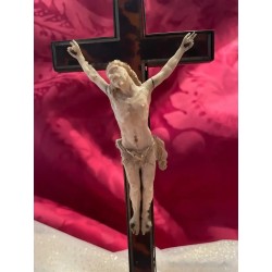 Crucifijo de Marfil y Carey - Obra de Arte Religiosa Tradicional