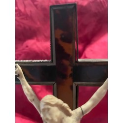 Crucifijo de Marfil y Carey - Obra de Arte Religiosa Tradicional