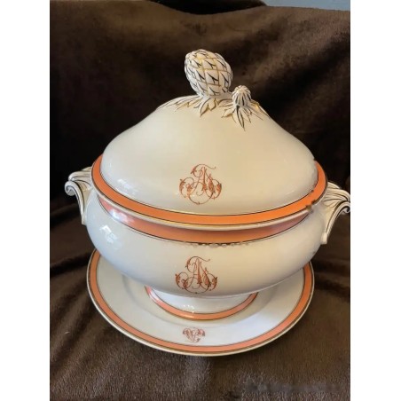 Sopera Vintage de Porcelana - Pieza de Vajilla con Decoración Elegante