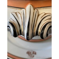 Sopera Vintage de Porcelana - Pieza de Vajilla con Decoración Elegante