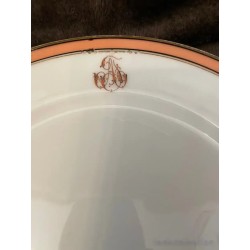 Sopera Vintage de Porcelana - Pieza de Vajilla con Decoración Elegante