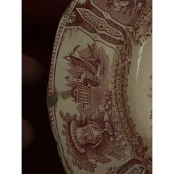 Plato de Cerámica Vintage Sarreguemines - Diseño Paisajístico en Tonos Rosa