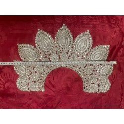 Cuello Vintage con Bordado de Plata - Pieza Artesanal de Alta Costura