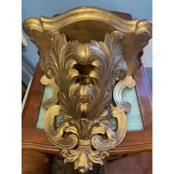 Ménsula Barroca Dorada - Pieza Decorativa de Estilo Ornamental