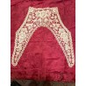Cuello Vintage de Encaje Elaborado - Pieza Textil de Alta Costura