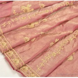 Manto Litúrgico en Seda Rosa con Bordados Dorados - Pieza Textil Religiosa