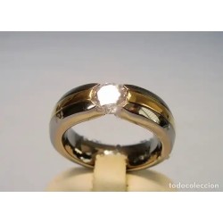 Anillo de Titanio Bicolor Elegante - Joya Moderna con Circonita Brillante
