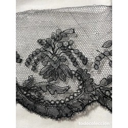 Encaje Vintage Negro - Pieza Artesanal Textil de Colección Siglo XIX