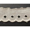 Tiraborda Vintage Blanca - Pieza Textil Artesanal de Costura Histórica