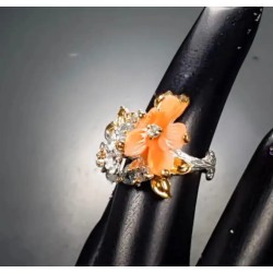 Anillo de plata con flor de coral