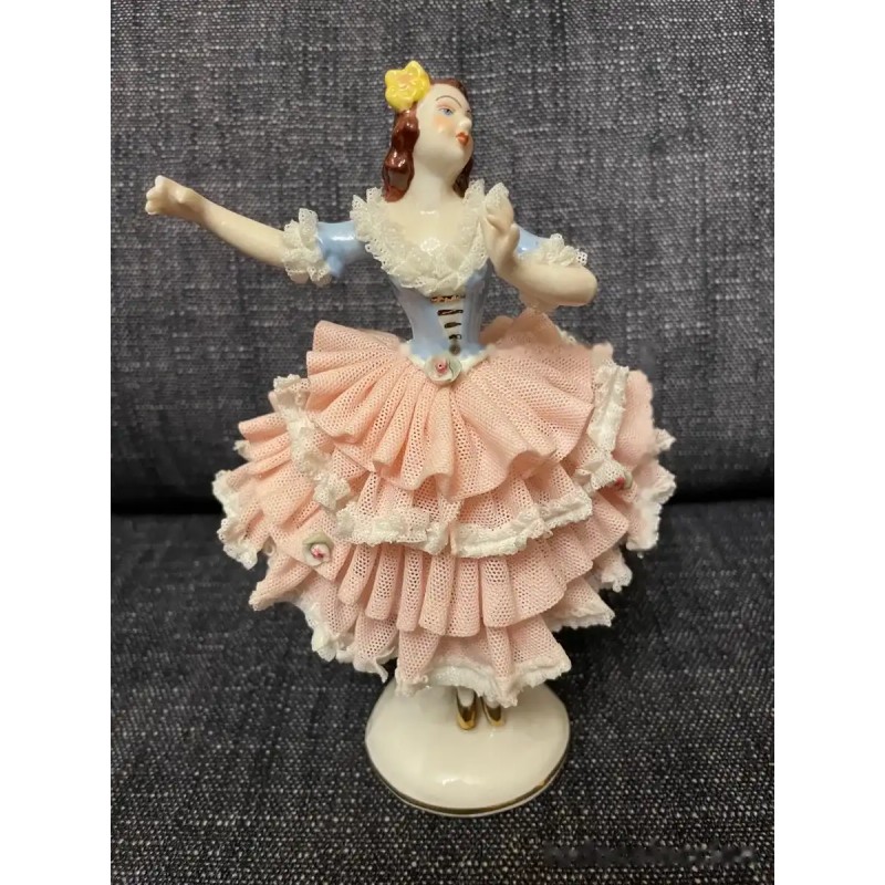 Figura de Bailarina Vintage en Porcelana - Escultura de Danza Clásica Figura de Bailarina Vintage en Porcelana - Escultura de Danza Clásica