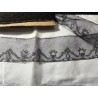 Encaje Vintage Negro - Pieza Textil Delicada de Colección Histórica
