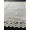 Tiraborda Vintage Blanca - Pieza Textil Artesanal con Bordado Calado