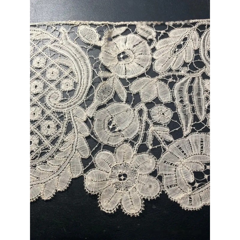 Encaje Duquesa Vintage - Pieza Textil Artesanal de Colección Histórica Encaje Duquesa Vintage - Pieza Textil Artesanal de Colección Histórica