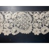 Encaje Duquesa Vintage - Pieza Textil Artesanal de Colección Histórica