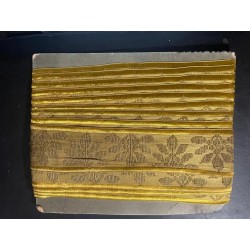 Entredos Vintage de Seda Bordado en Oro - Pieza Textil de Lujo Histórica
