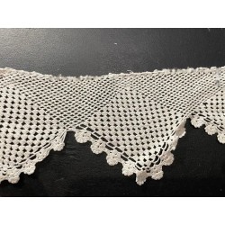 Encaje Vintage Delicado - Pieza Textil Artesanal de Colección Histórica