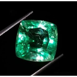 Esmeralda Natural Verde Intenso de Alto Quilataje - Gema de Colección Premium 9,62 CT