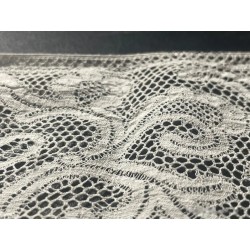 Encaje Antiguo de Bolillos Marfil - Puntilla Vintage 270cm x 9cm Diseño Floral