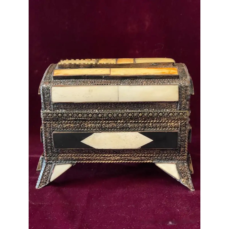 Cofre Antiguo Marroquí - Caja Artesanal Metal y Hueso Diseño Oriental Vintage