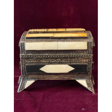 Cofre Antiguo Marroquí - Caja Artesanal Metal y Hueso Diseño Oriental Vintage