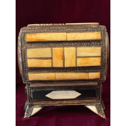 Cofre Antiguo Marroquí - Caja Artesanal Metal y Hueso Diseño Oriental Vintage