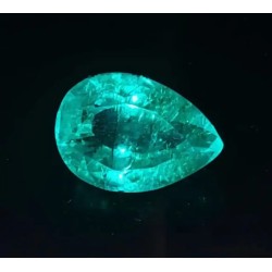 Esmeralda Natural Certificado 3.77CT - Gema verde Talla Pera AAA Premium