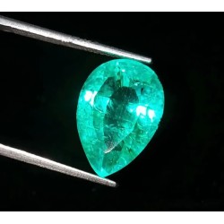 Esmeralda Natural Certificado 3.77CT - Gema verde Talla Pera AAA Premium