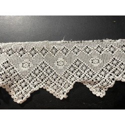 Encaje Antiguo de Ganchillo Floral - Puntilla Vintage 380cm x 8.5cm Algodón Crudo