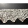 Encaje Antiguo de Ganchillo Floral - Puntilla Vintage 380cm x 8.5cm Algodón Crudo