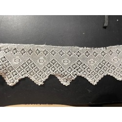 Encaje Antiguo de Ganchillo Floral - Puntilla Vintage 380cm x 8.5cm Algodón Crudo