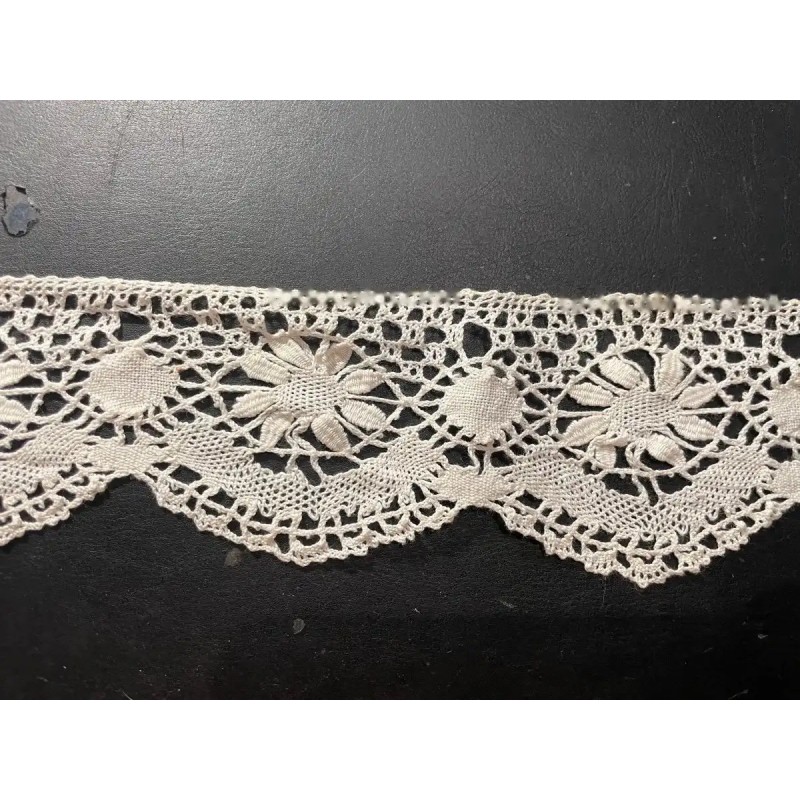Encaje Antiguo de Bolillos con Flores - Puntilla Vintage Calada 420cm x 8cm