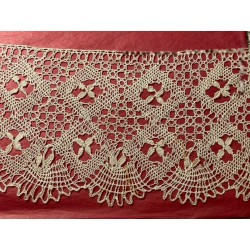 Encaje Antiguo de Bolillos Motivo Cruces - Puntilla Vintage 300cm x 10cm Artesanal