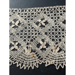Encaje Antiguo de Bolillos Motivo Cruces - Puntilla Vintage 300cm x 10cm Artesanal