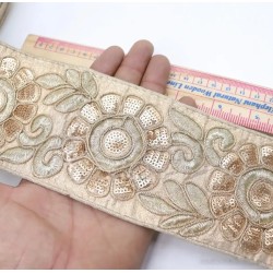 Galón Antiguo Bordado en Hilo Oro - Cinta Floral con Lentejuelas 580cm Artesanal