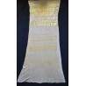Chal de tul bordado con hojillas de oro, elegante diseño