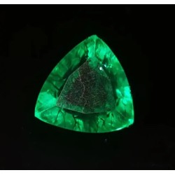 Esmeralda Colombiana Talla Trillion 8.62ct - Gema Certificada Verde Intenso AAA