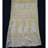 Chal de tul bordado con hojillas de oro, elegante diseño