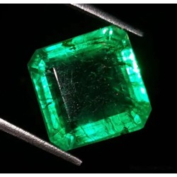 Esmeralda Colombiana Talla Esmeralda 10.17ct - Gema Certificada AAA Verde Intenso