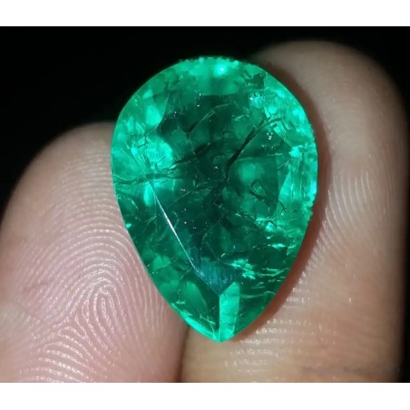 Esmeralda Colombiana Talla Pera 16.20ct - Gema Certificada Verde Intenso Premium AAA